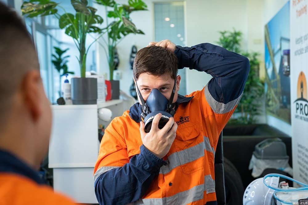 Face fit testing service Sundstrom SR100 done the mask